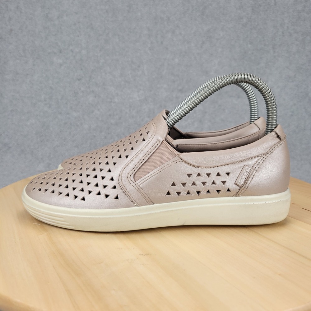 ECCO Soft 7‎ Laser-Cut Womens Sz 5 Pink Perforated Leather Slip On Loafers Shoes